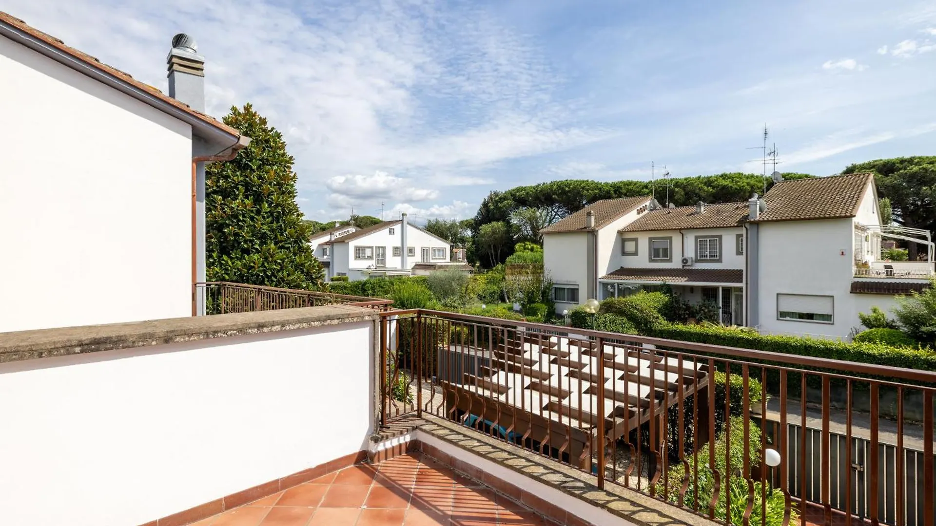 Spaziosa Villa Con Piscina, Bbq E Campi Da Tennis Per Famiglie E Gruppi Di Amici Casal Palocco 0*,  Italy