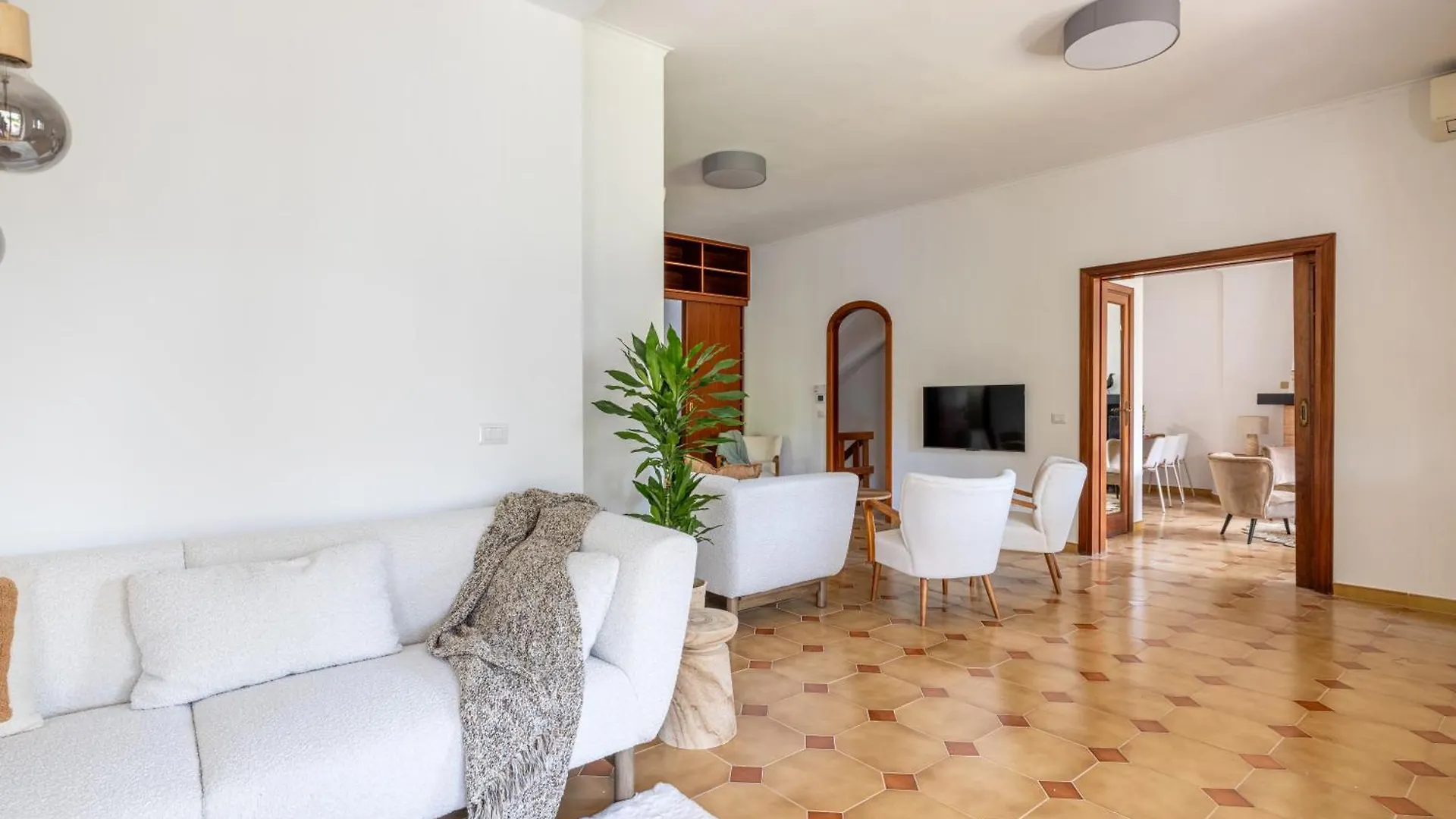 Spaziosa Villa Con Piscina, Bbq E Campi Da Tennis Per Famiglie E Gruppi Di Amici Casal Palocco 0*,  Italy