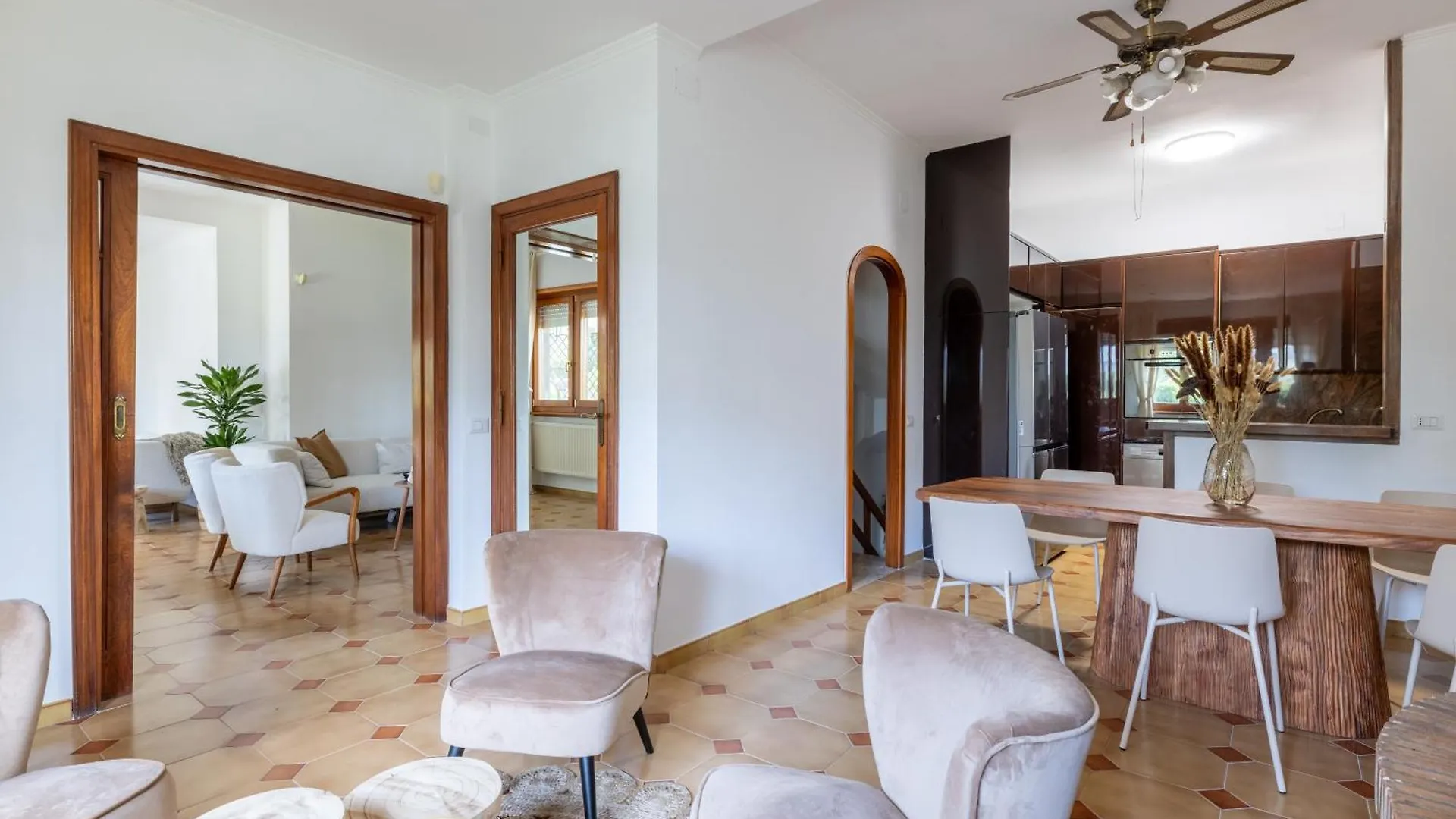 Spaziosa Villa Con Piscina, Bbq E Campi Da Tennis Per Famiglie E Gruppi Di Amici Casal Palocco Italy