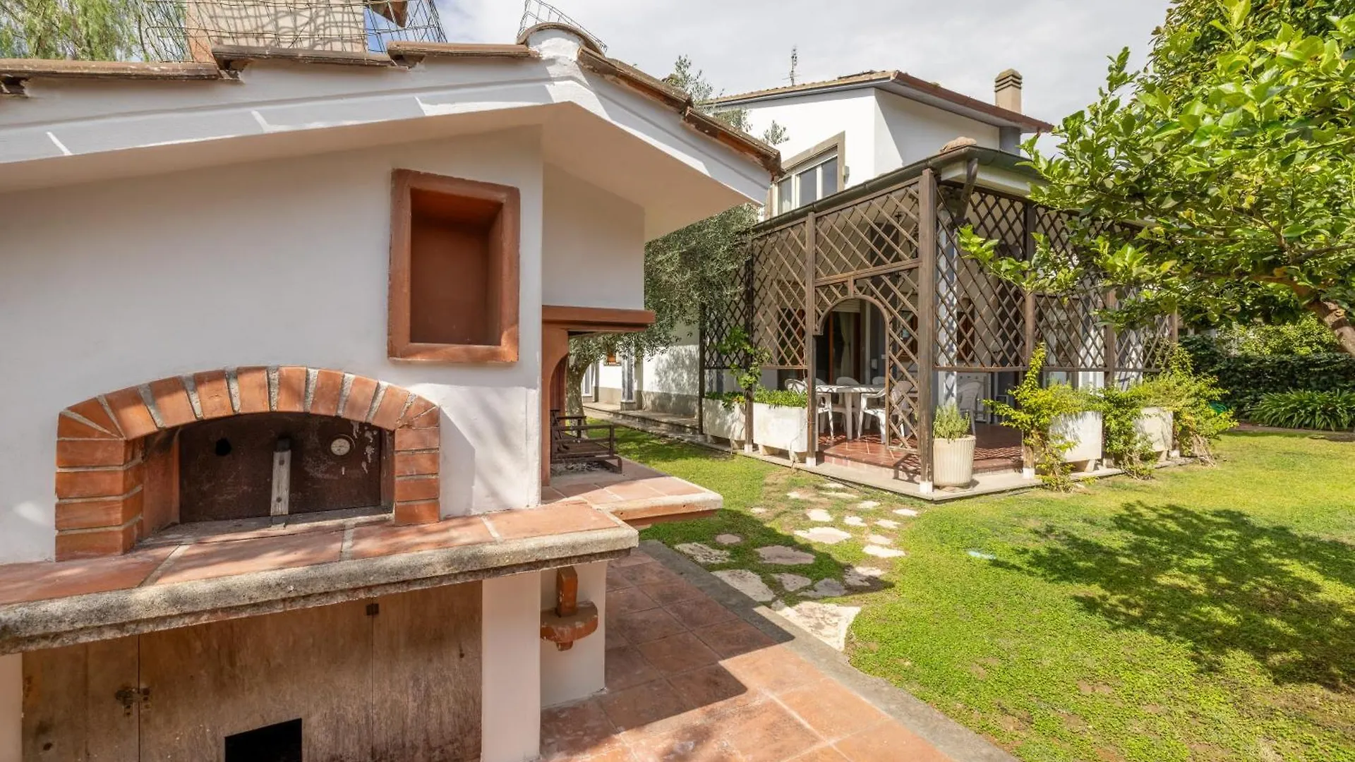 Spaziosa Villa Con Piscina, Bbq E Campi Da Tennis Per Famiglie E Gruppi Di Amici Casal Palocco